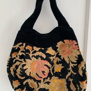 Velvet bags with flower design